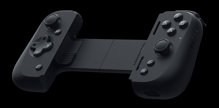 In den Controller wird ein Smartphone eingespannt und per USB-C verbunden. (Bild: Razer)